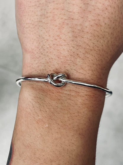 Medium Simple Knot Bracelet